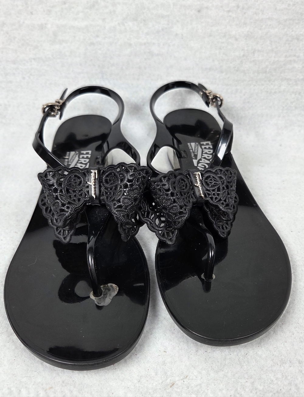 Salvatore Ferragamo Vara Bow Women's Flat Jelly Thongs Sandals Black Sz 8